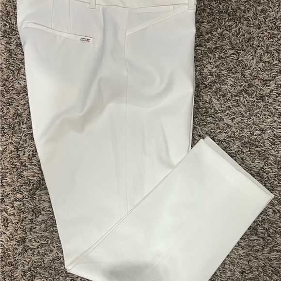 WHITE HOUSE BLACK MARKET - Pleated White Trousers - Picture 7 of 8